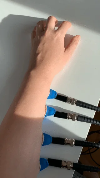 magda-fingers-small-1.gif