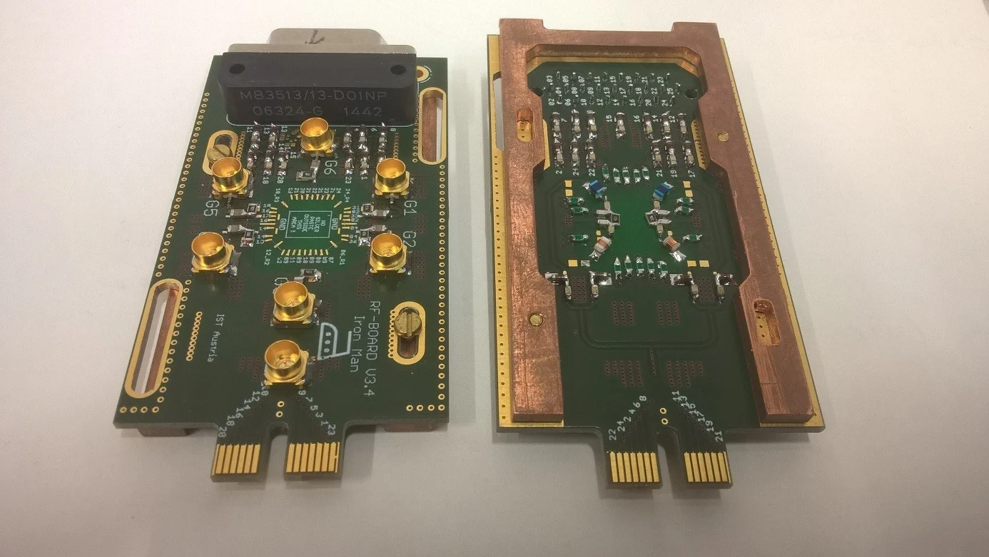 The PCB top view (left) and bottom view (right).